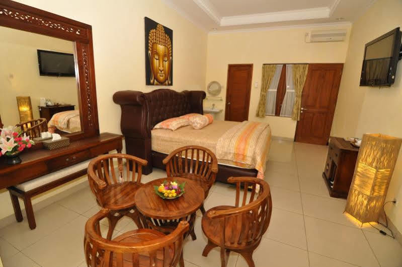Omah Semar Homestay Yogyakarta Exterior photo